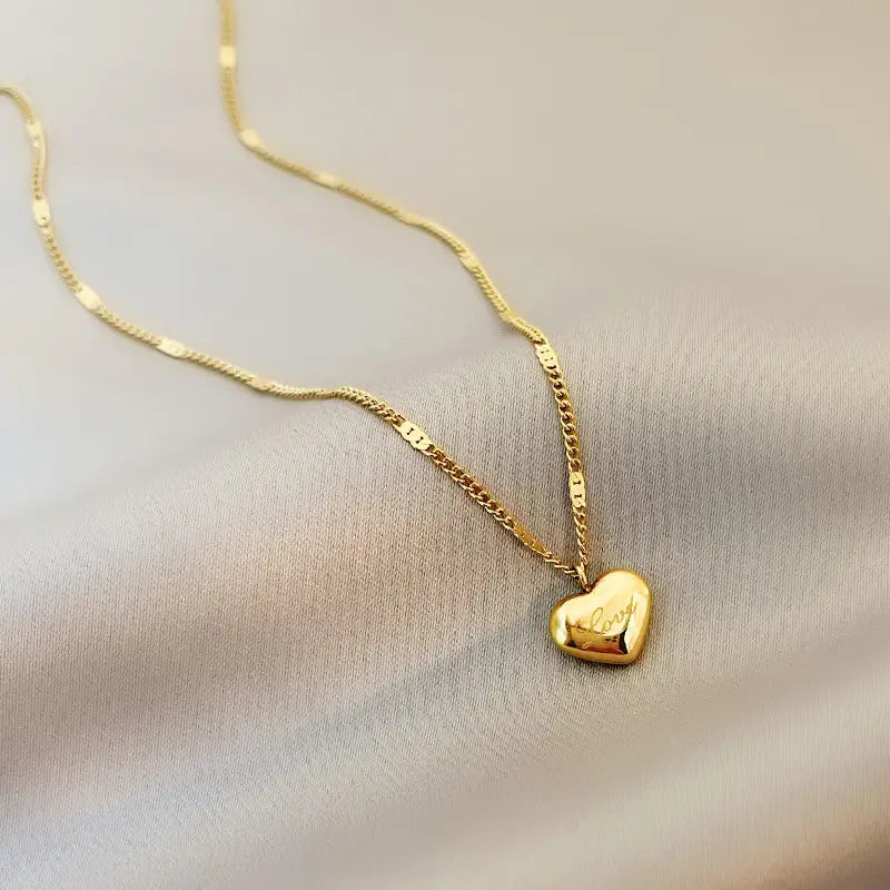 Corazon Love Necklace